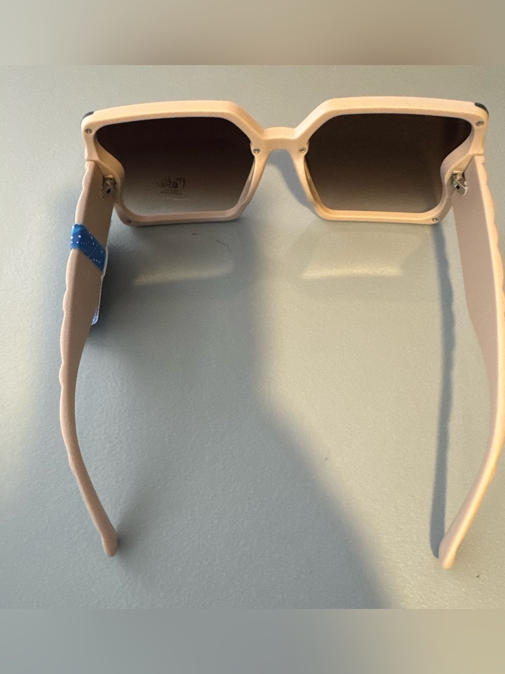 Bob Mackie oversized Square Sunglasses in matte Beige with Gradient Brown Lenses - Picture 4 of 4